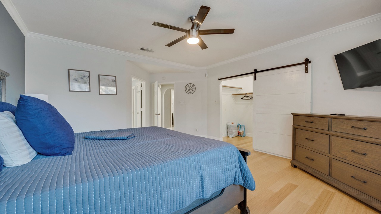 Photo of Bedroom in Grand Prairie