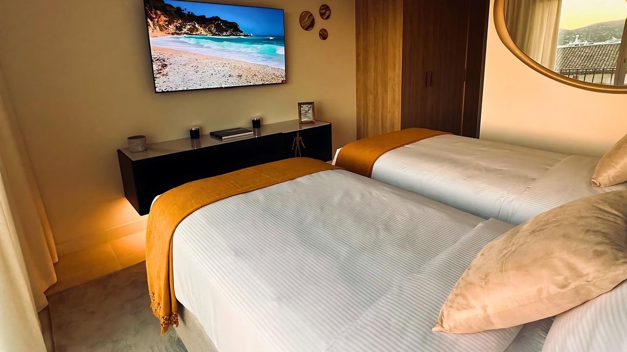 Photo of Bedroom in Saint-Tropez City Centre