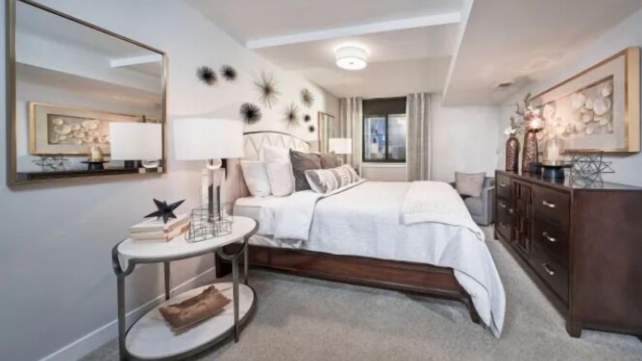 Photo of Bedroom in Court House
