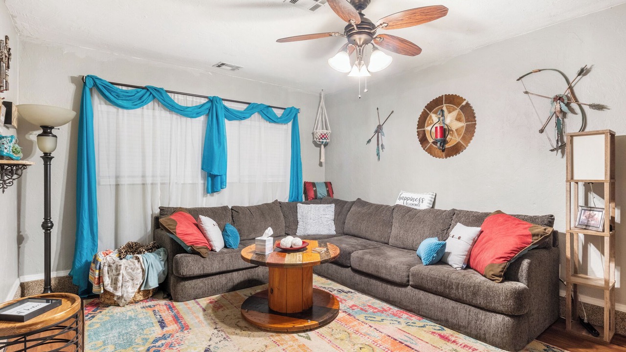 Photo of Livingroom in Shawnee