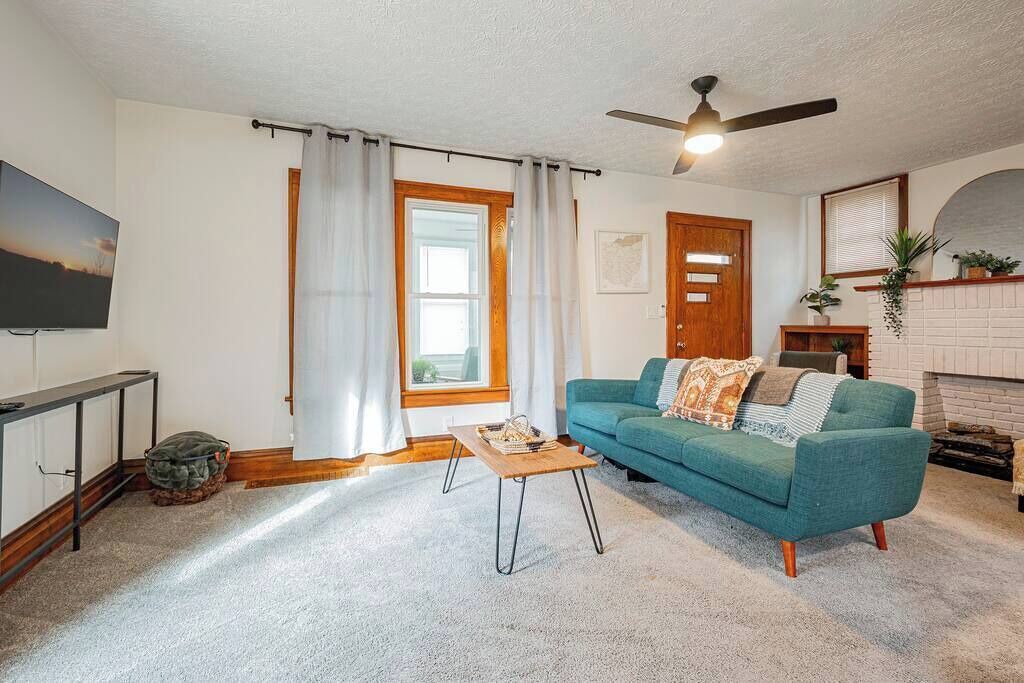 Photo of Livingroom in Firestone Park