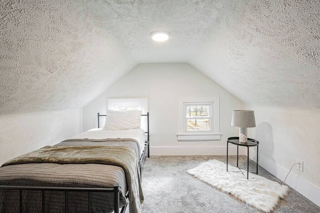 Photo of Bedroom in Firestone Park