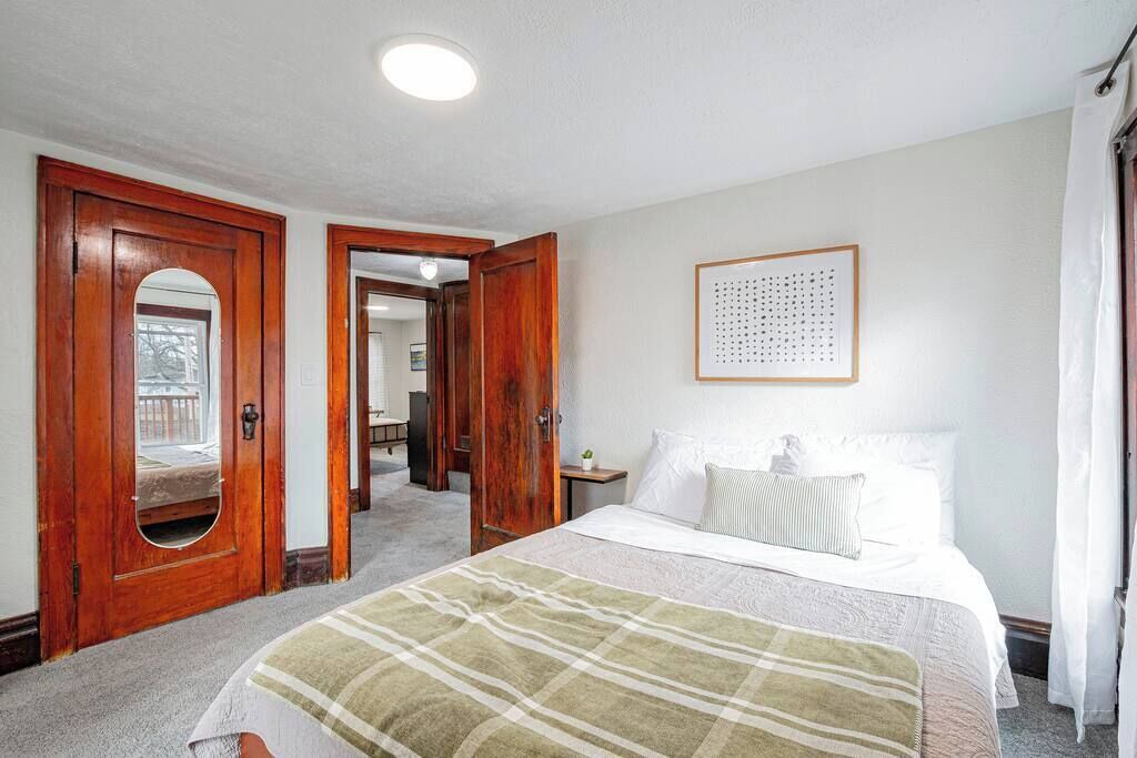 Photo of Bedroom in Firestone Park