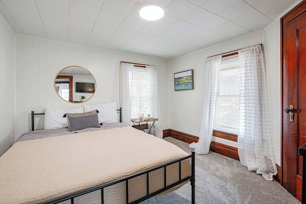 Photo of Bedroom in Firestone Park