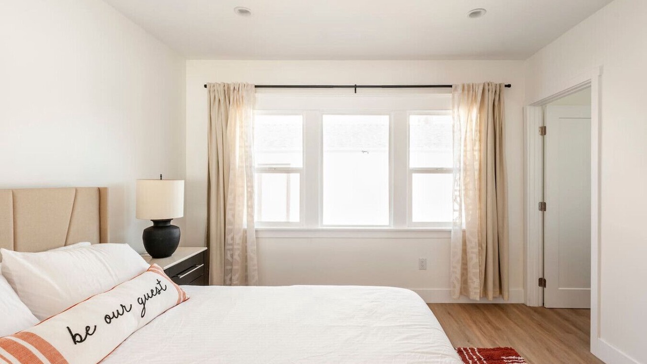 Photo of Bedroom in East Hollywood