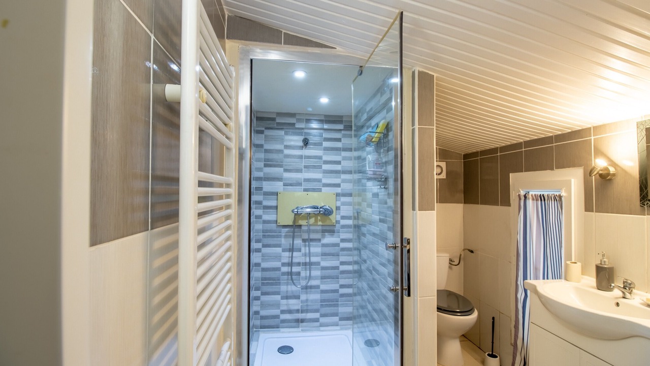 Photo of Bathroom in Saint-Avit-Saint-Nazaire