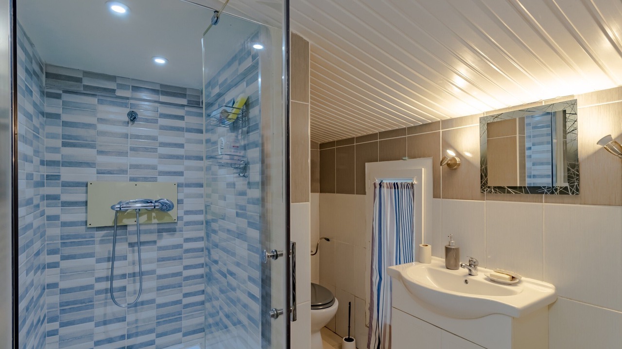 Photo of Bathroom in Saint-Avit-Saint-Nazaire
