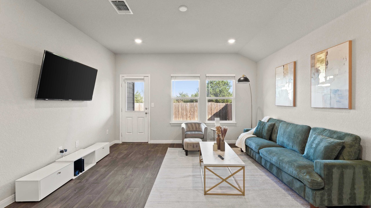 Photo of Livingroom in Pflugerville