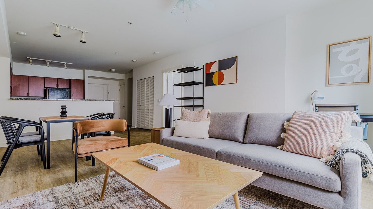 Photo of Livingroom in West Bellevue