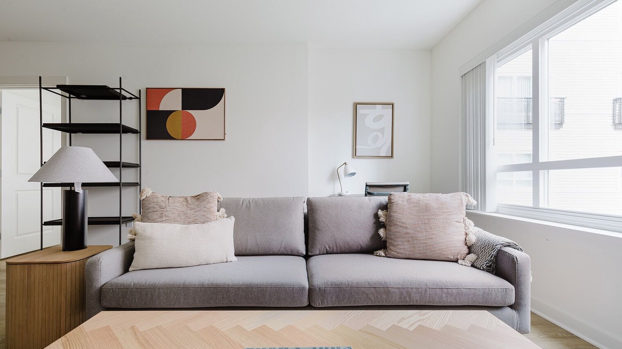 Photo of Livingroom in West Bellevue