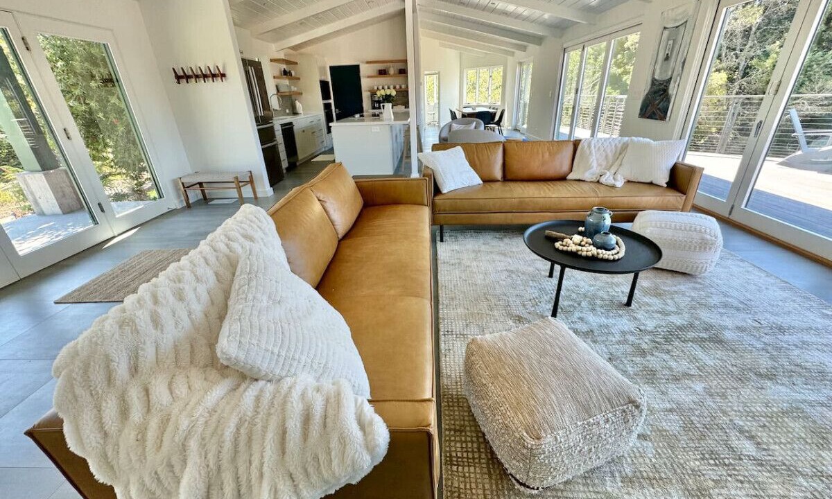 Photo of Livingroom in Point Reyes Station