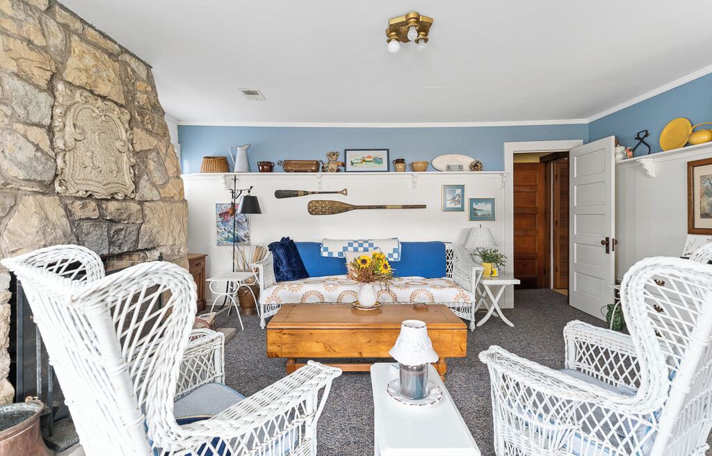 Photo of Livingroom in Twin Lake