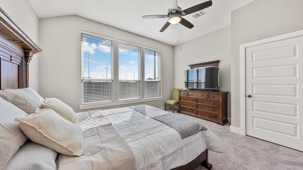 Photo of Bedroom in Clodine