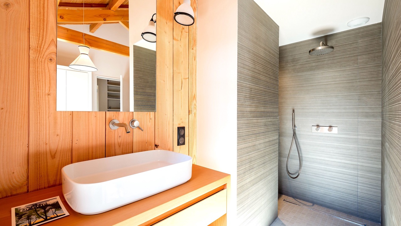 Photo of Bathroom in Le Canon