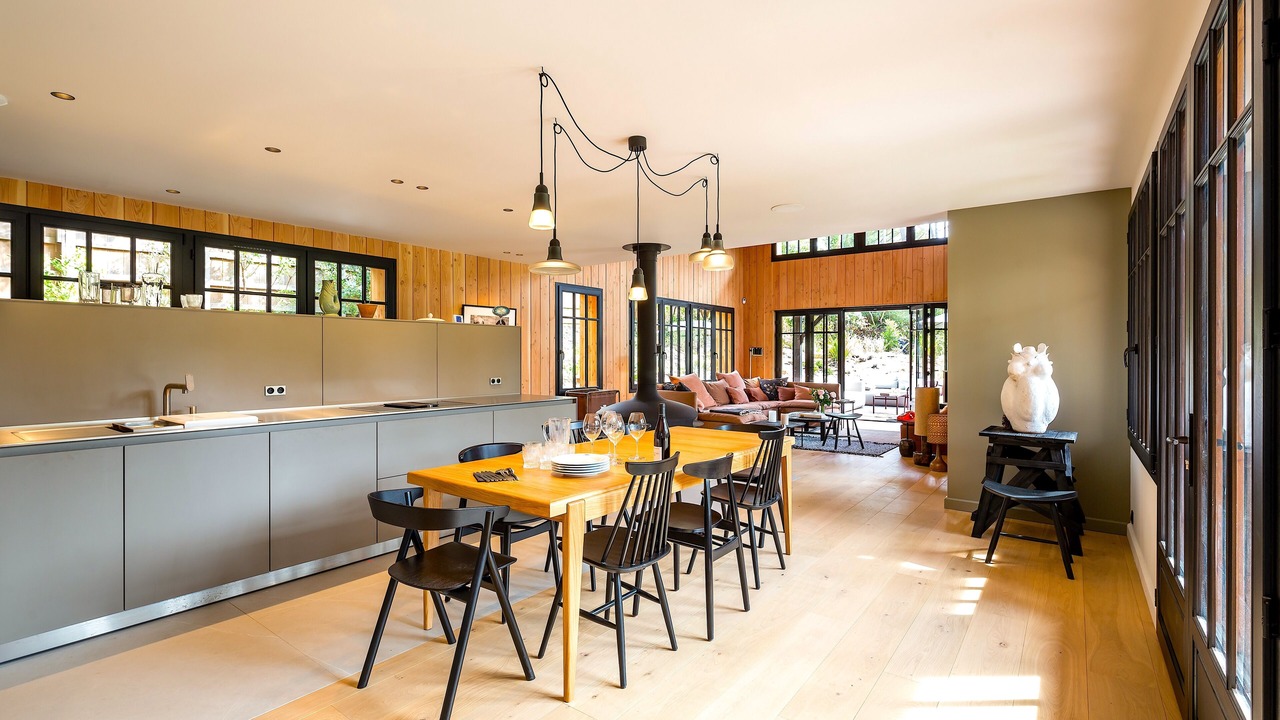 Photo of Others in Le Canon