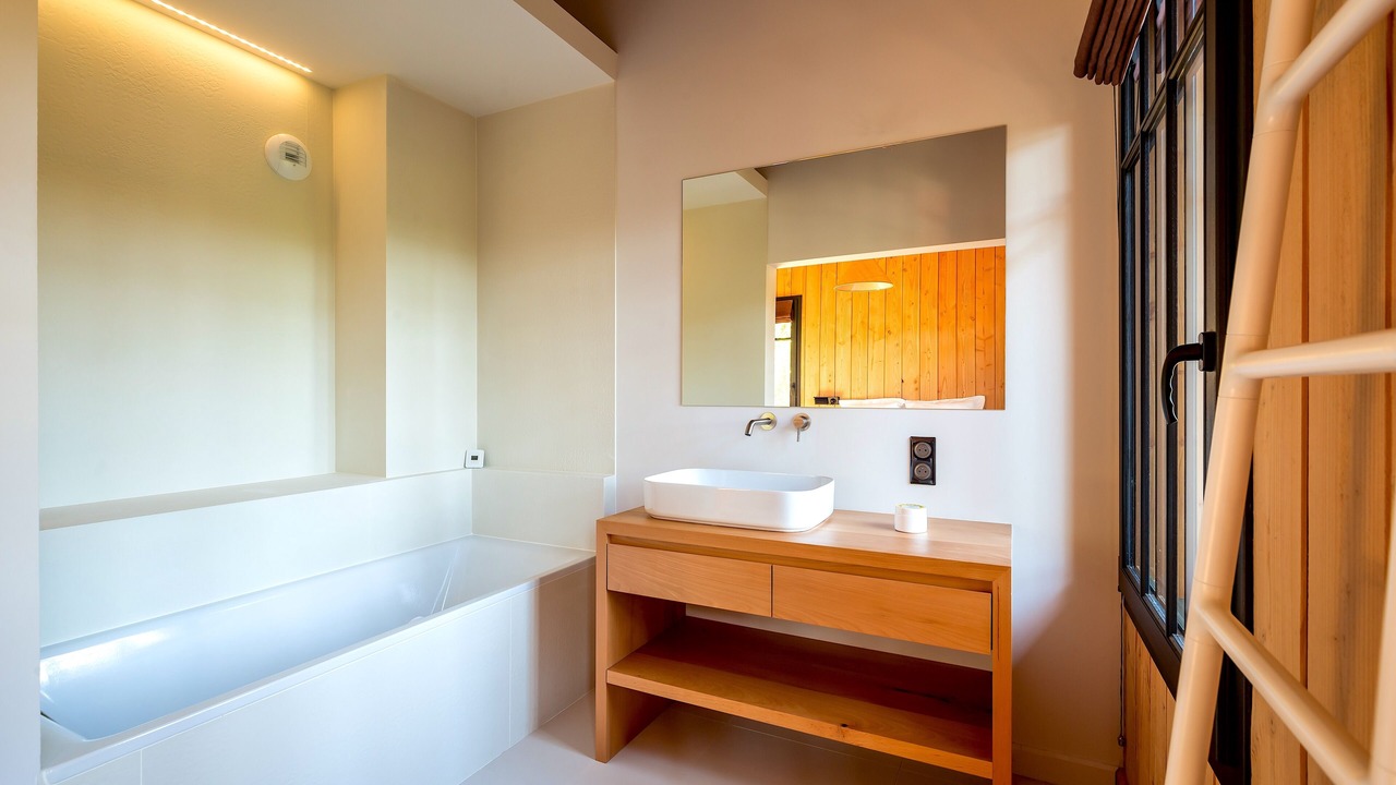 Photo of Bathroom in Le Canon