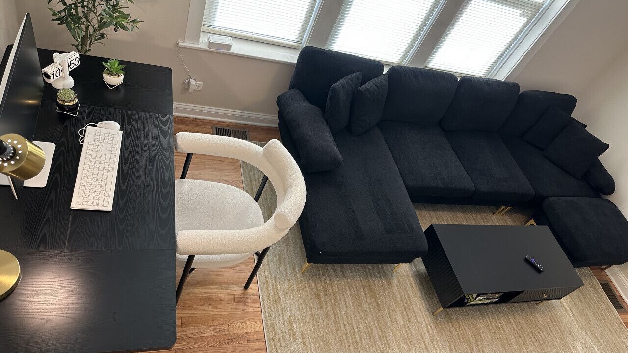 Photo of Livingroom in Irving Park East