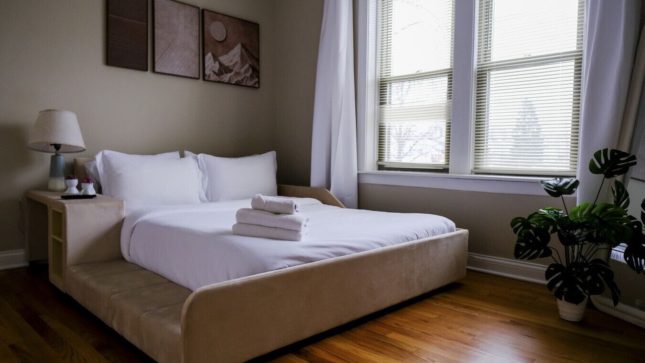 Photo of Bedroom in Irving Park East