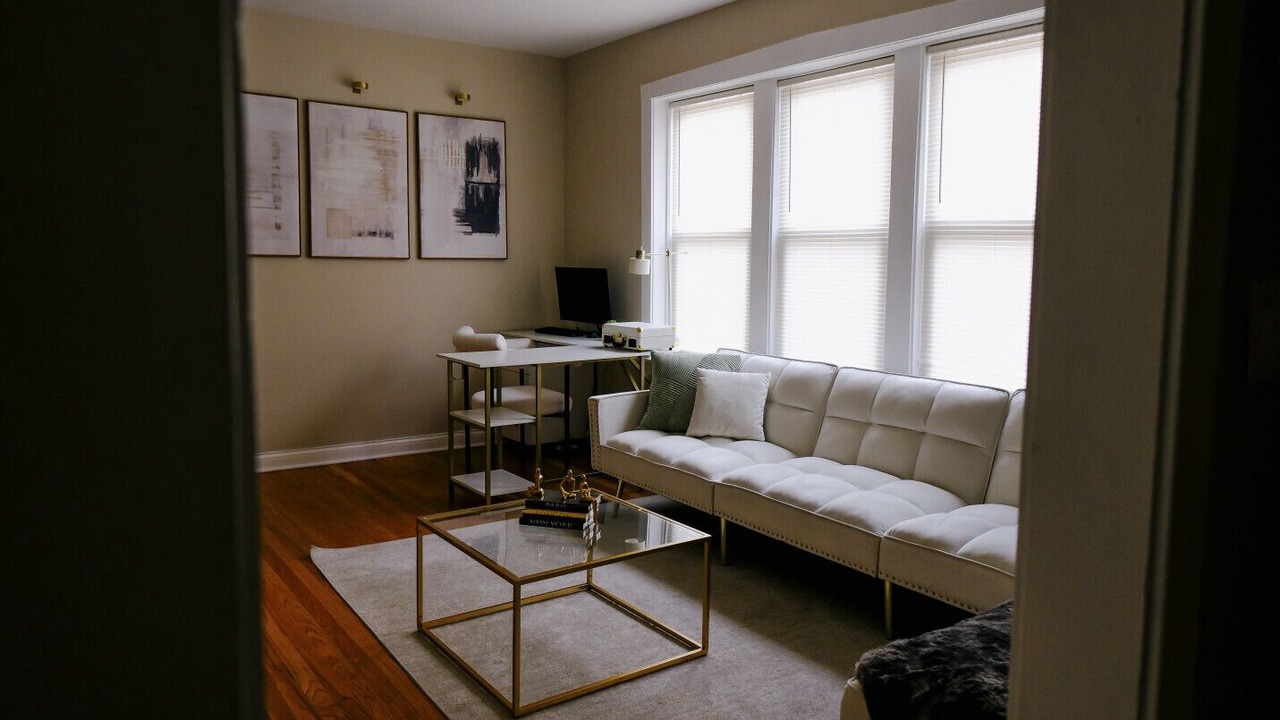 Photo of Livingroom in Irving Park East
