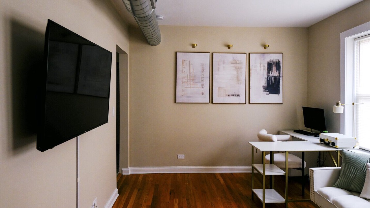 Photo of Livingroom in Irving Park East