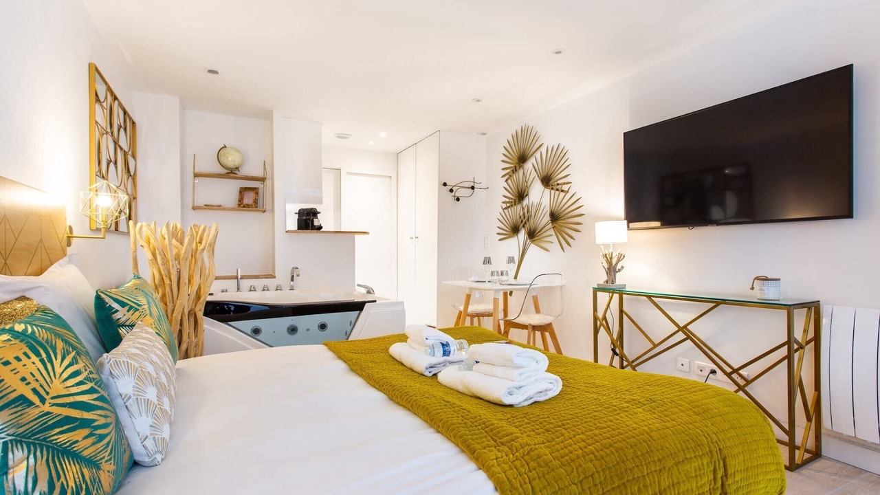 Photo of Bedroom in Batignolles