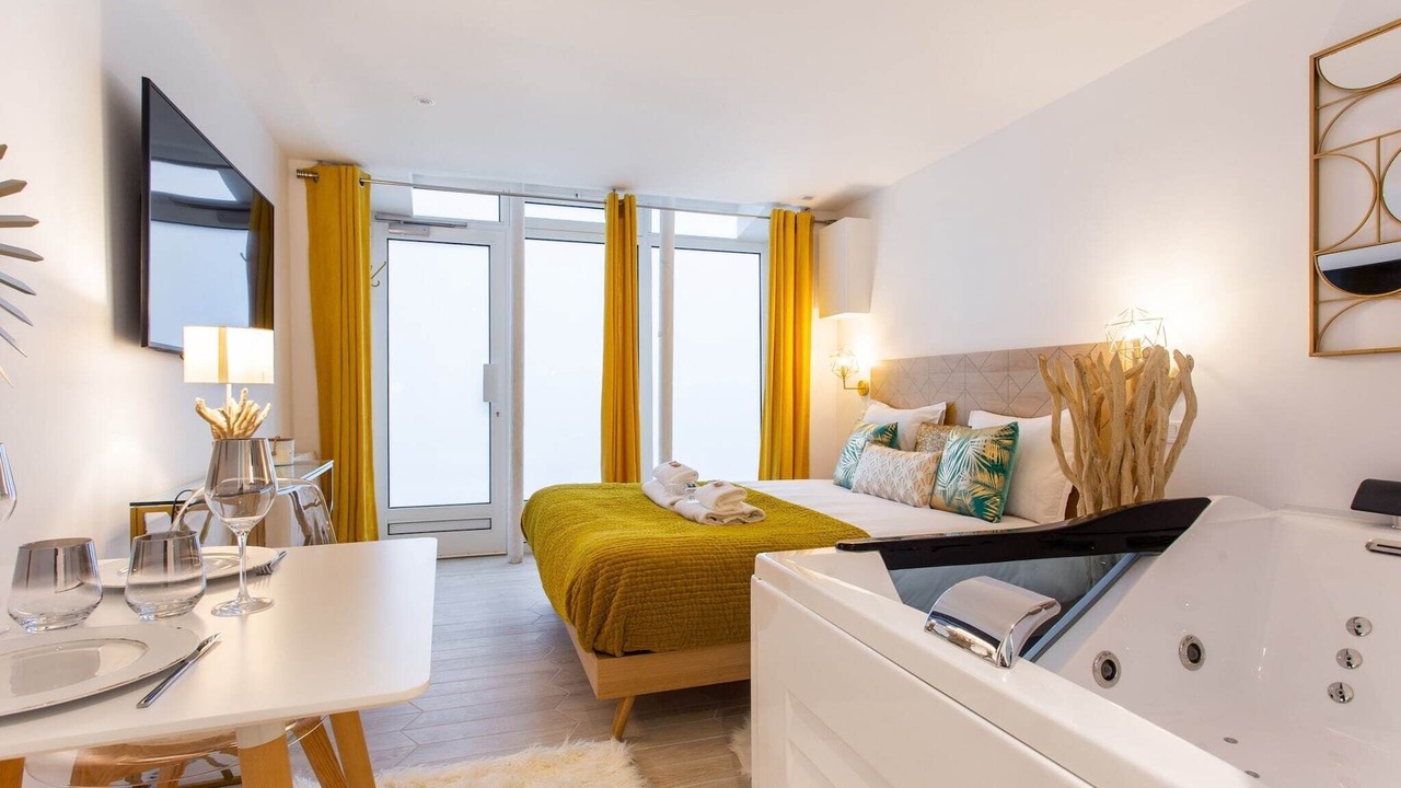 Photo of Bedroom in Batignolles