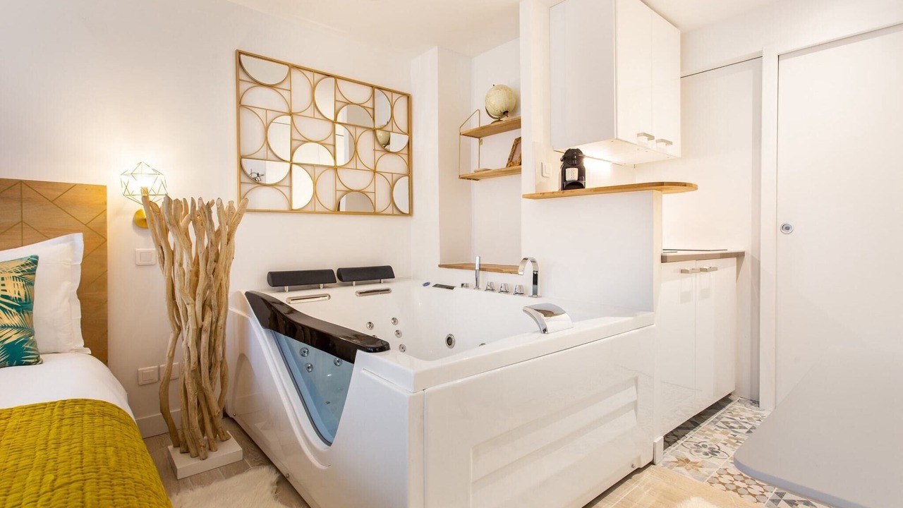 Photo of Bedroom in Batignolles