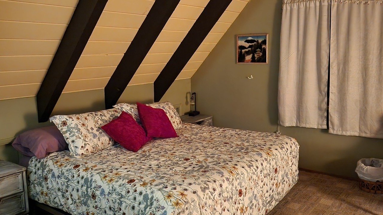 Photo of Bedroom in Glencoe