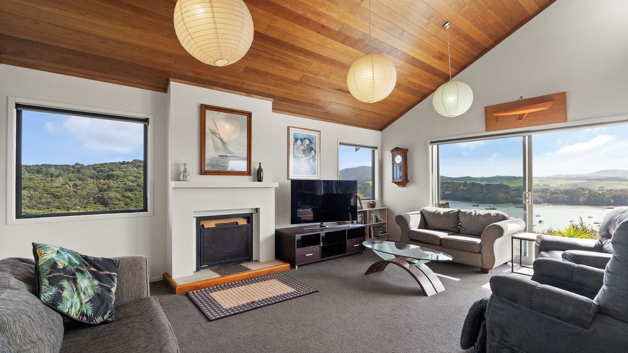 Photo of Livingroom in Coopers Beach