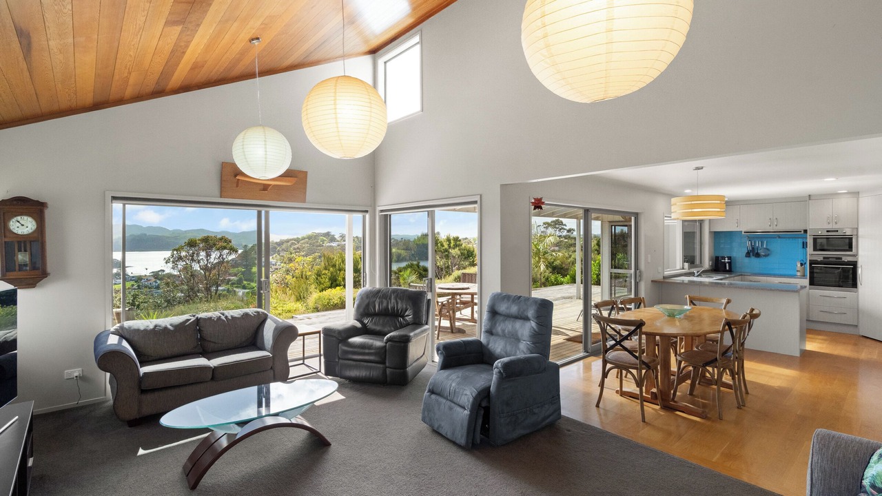 Photo of Livingroom in Coopers Beach