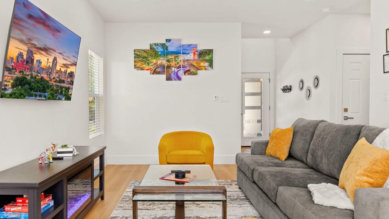 Photo of Livingroom in Denver Heights