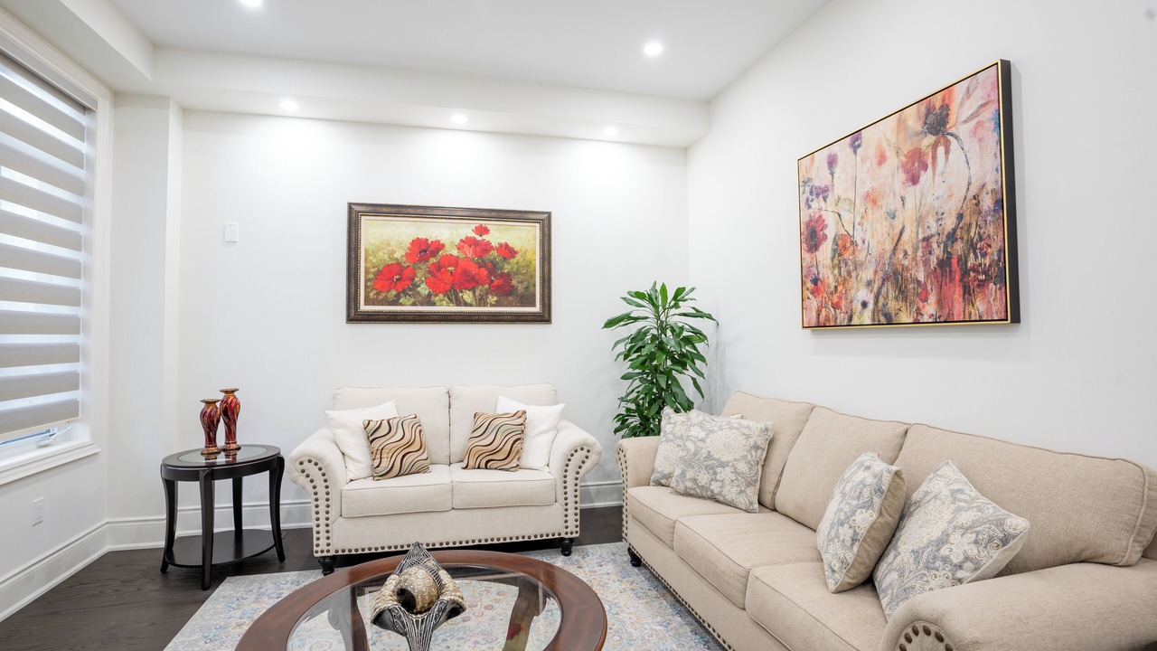 Photo of Livingroom in Adjala-Tosorontio