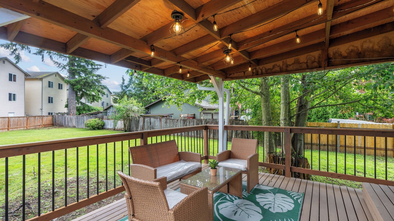 Photo of Patio Balcony in Paine Field-Lake Stickney