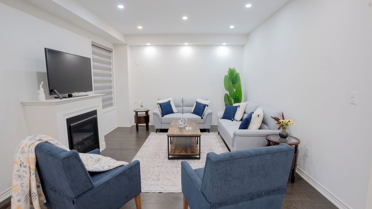 Photo of Livingroom in Adjala-Tosorontio
