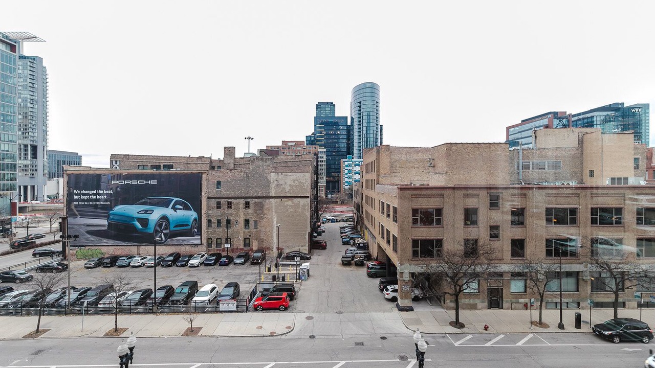 Photo of Others in West Loop Gate