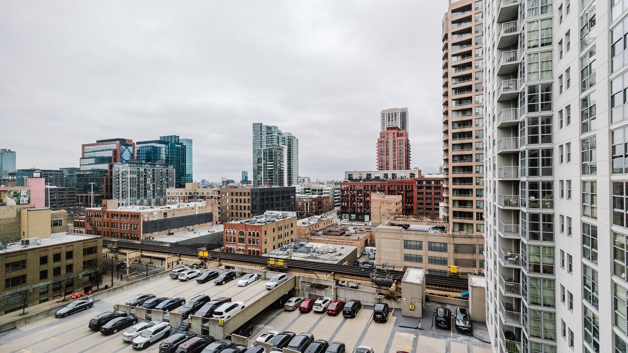 Photo of Others in West Loop Gate