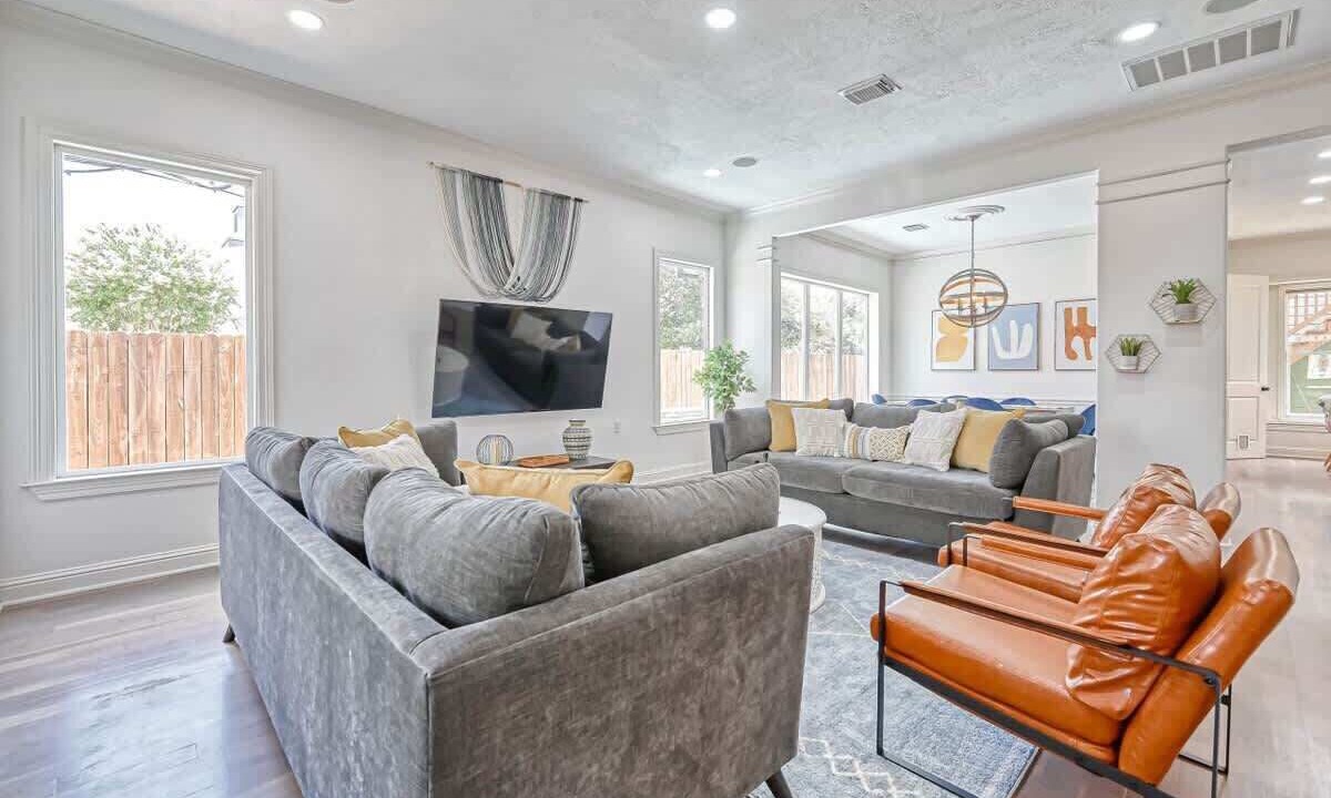 Photo of Livingroom in Houston Heights