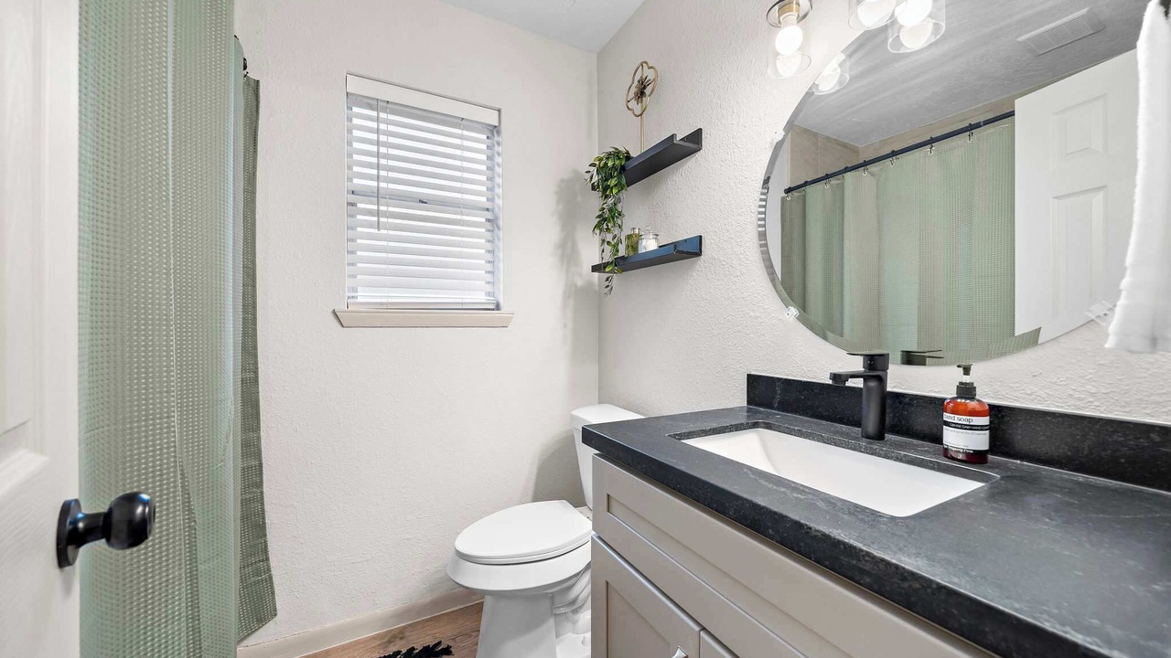 Photo of Bathroom in Bowling Green