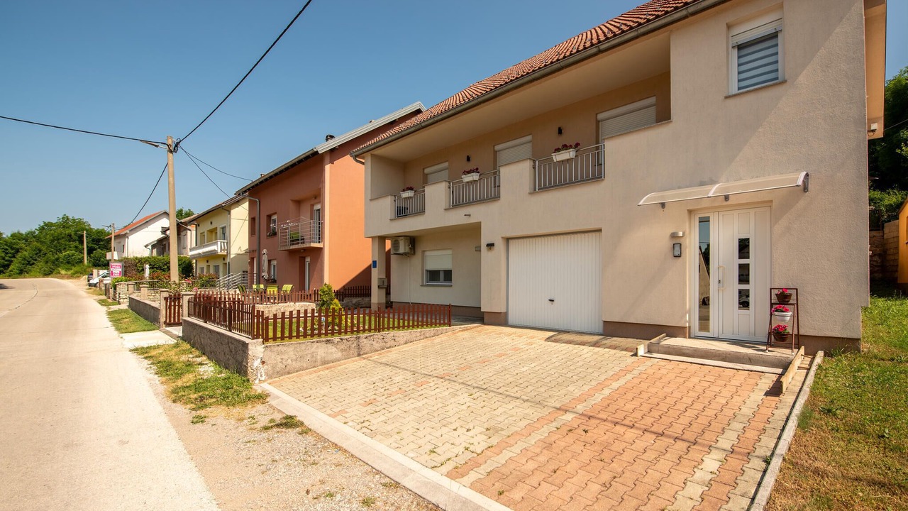 Photo of Others in Gracac