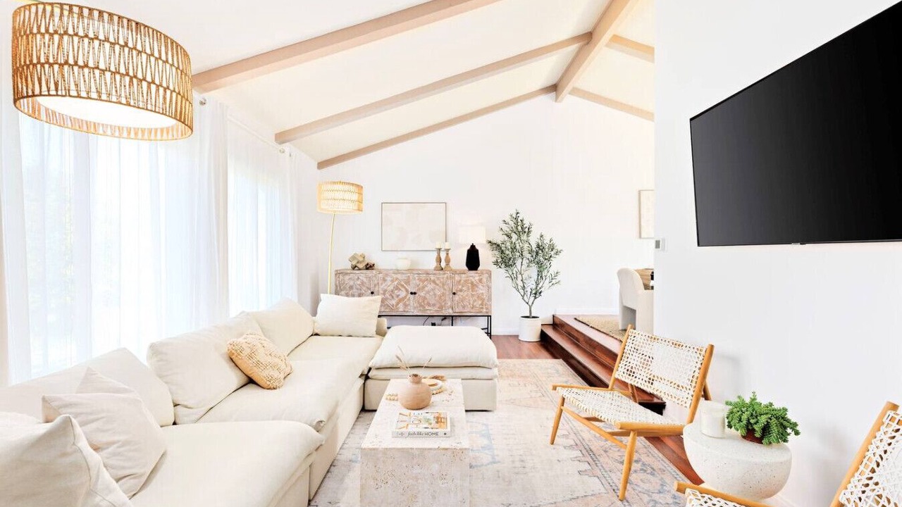 Photo of Livingroom in Del Mar Heights