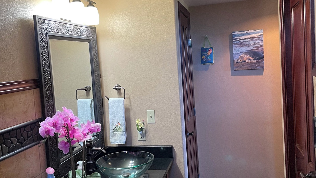 Photo of Bathroom in Holualoa
