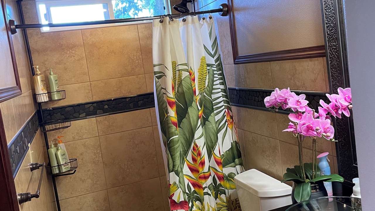 Photo of Bathroom in Holualoa