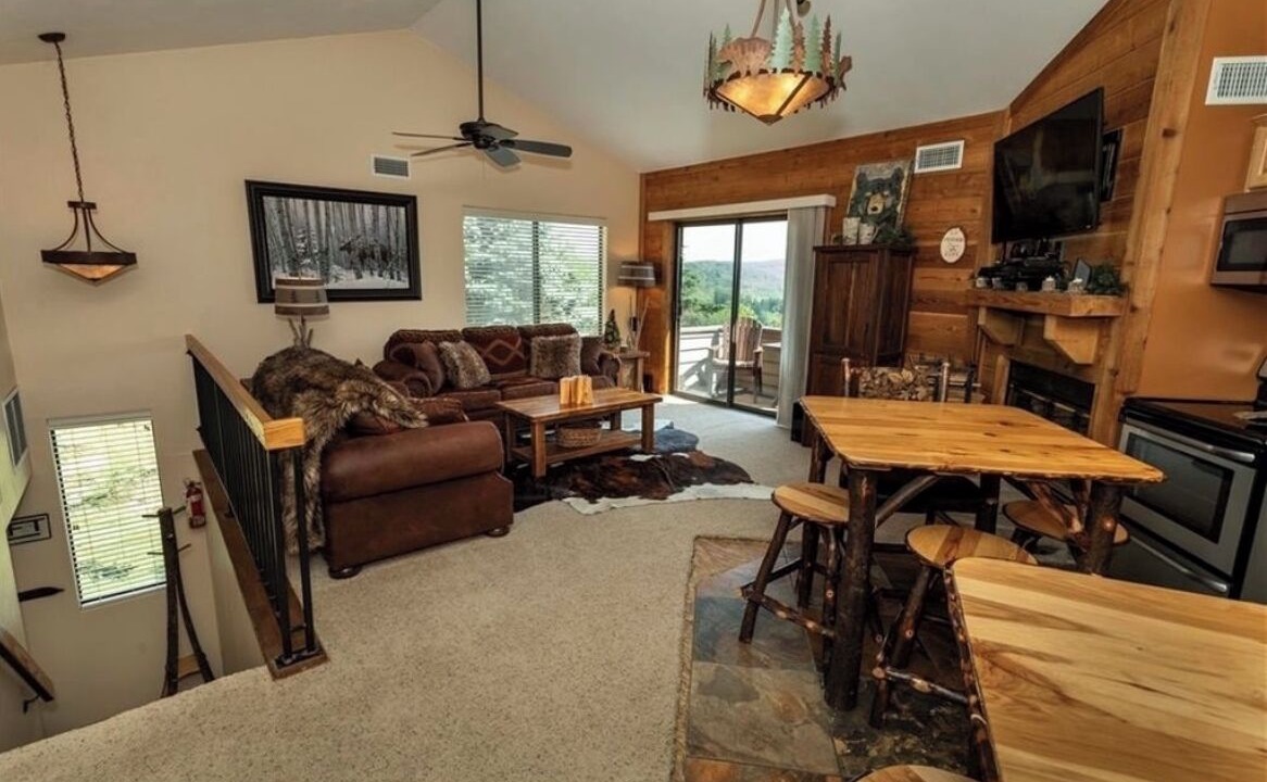 Photo of Livingroom in Seven Springs
