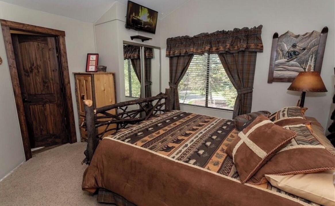 Photo of Bedroom in Seven Springs