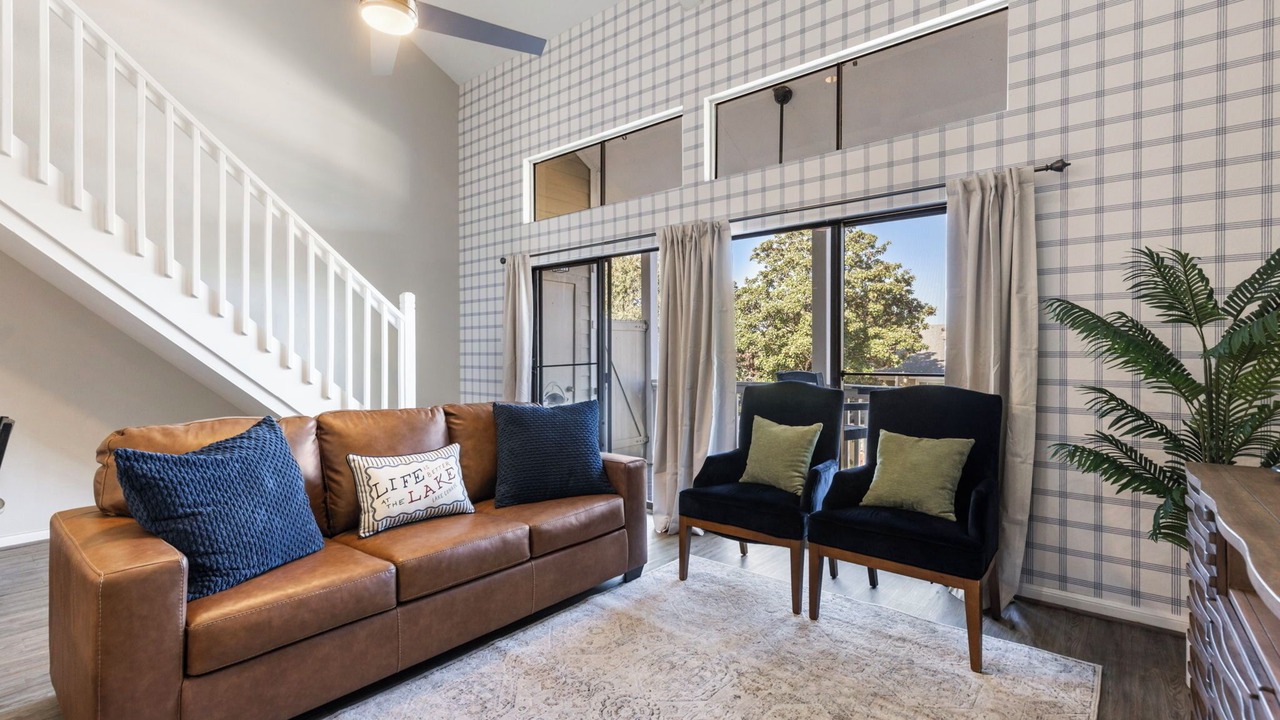 Photo of Livingroom in April Sound