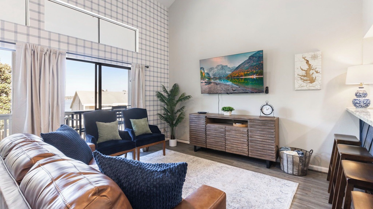 Photo of Livingroom in April Sound