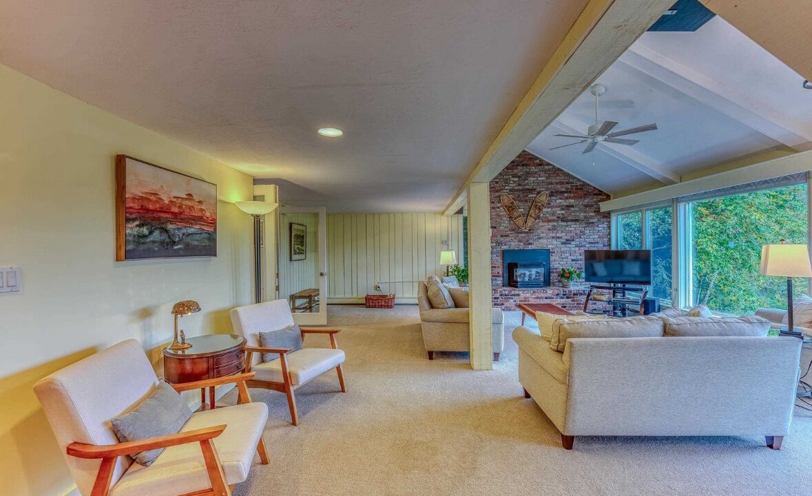 Photo of Livingroom in North Woodstock