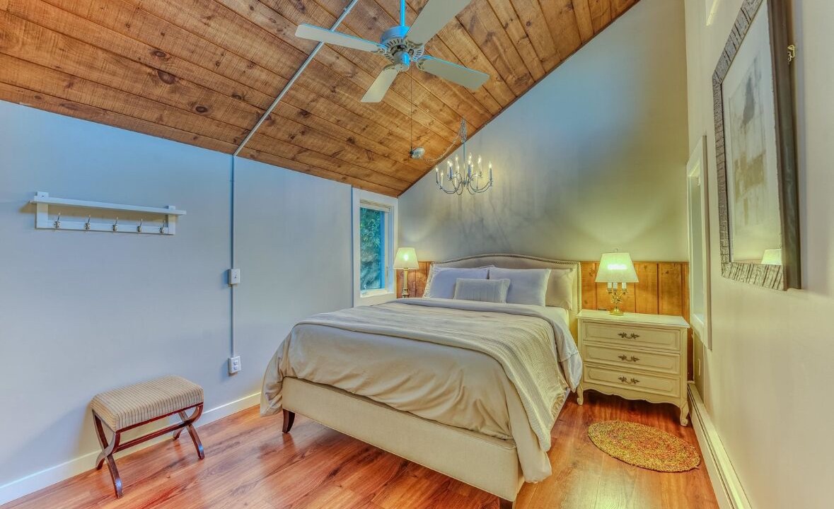 Photo of Bedroom in North Woodstock