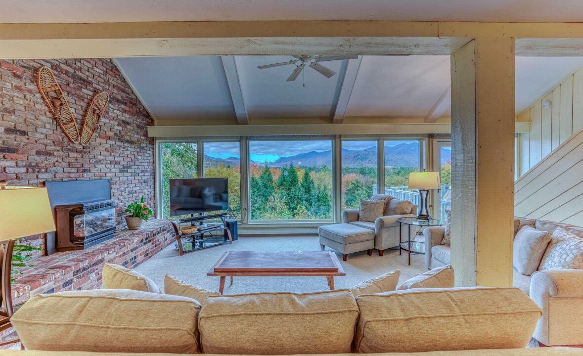 Photo of Livingroom in North Woodstock