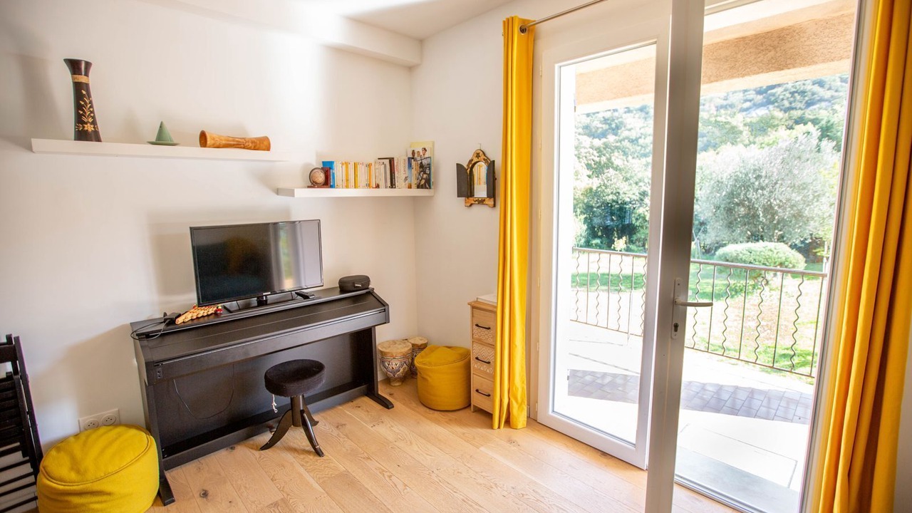 Photo of Livingroom in Cazilhac